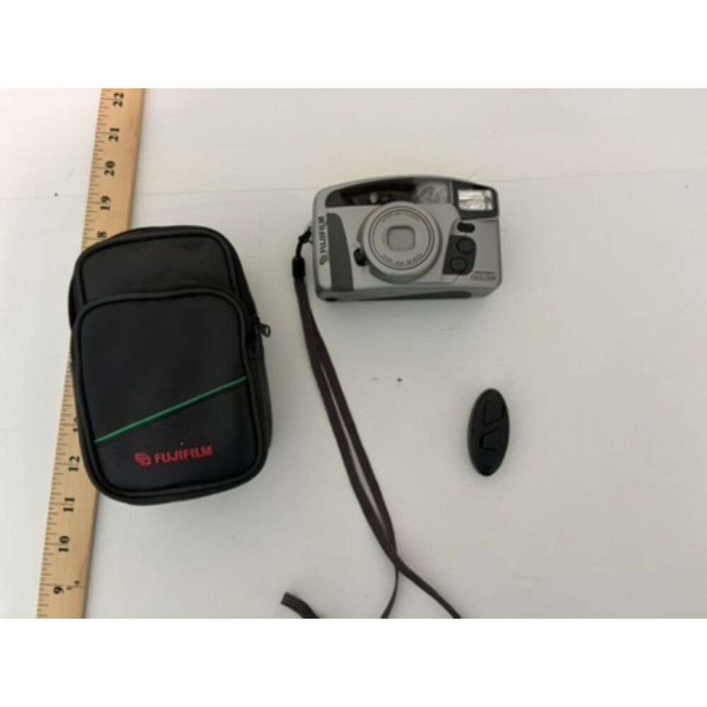 Fujifilm Discovery 290S Zoom 35mm Point&Shoot camera w/38-90mm zoom